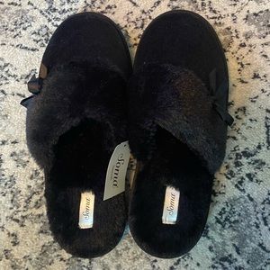 NWT Soma Plush Classic Slippers